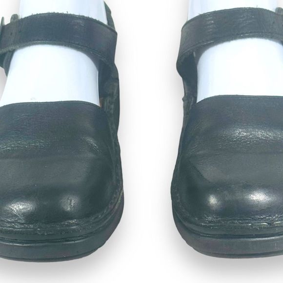 Walking Co Leather Ankle Strap Buckle Slip On Close Toe Flat Shoes Black Size 6 - Picture 3 of 9